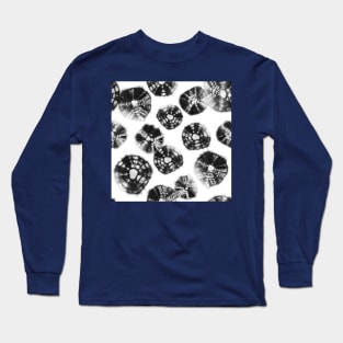 Shibori Kumo tie dye black dots over white Long Sleeve T-Shirt